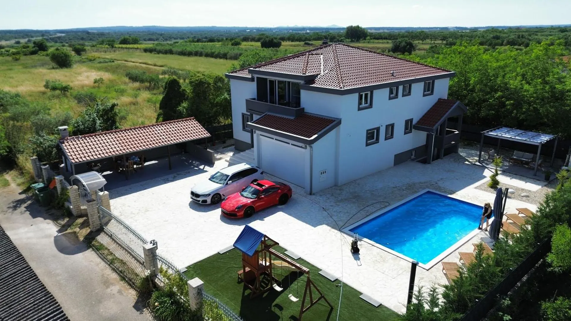 Studio Apartment With Pool, Airport Zadar location